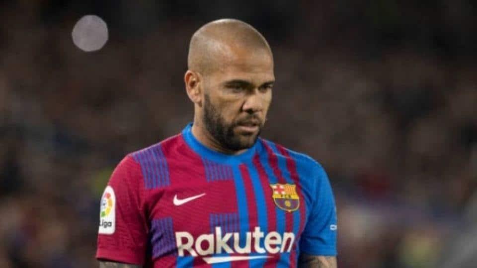 Abogados de Dani Alves tienen plan para sacarlo de prisión