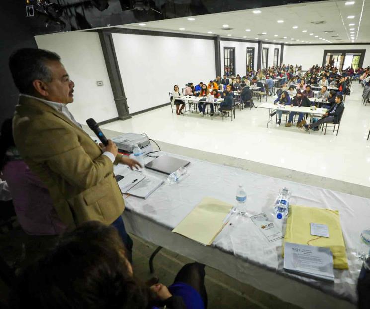 Se reúne José Francisco Martínez con maestros de primaria