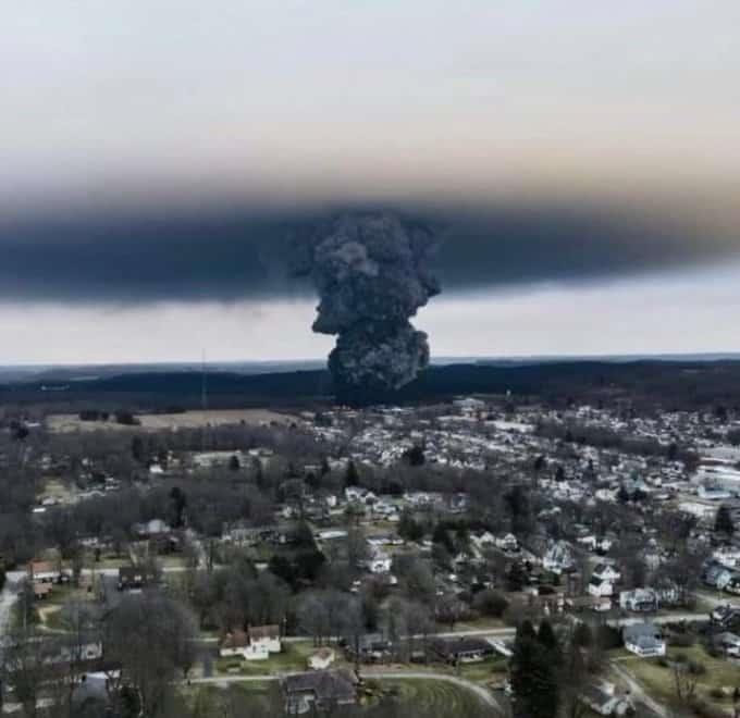 Preocupa situación ambiental en Ohio tras descarrilamiento