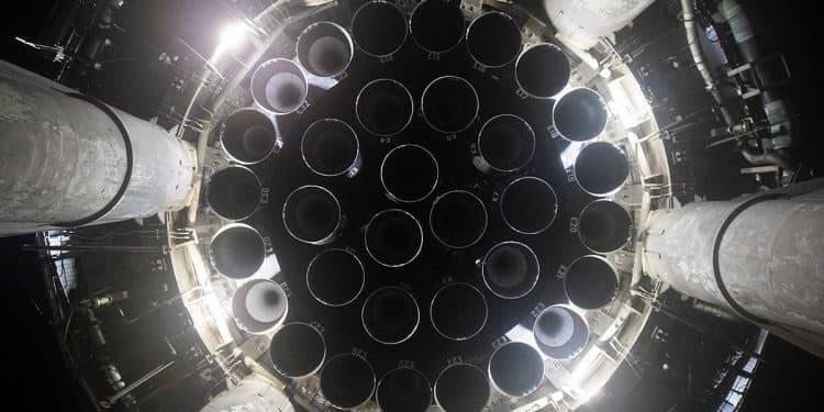 SpaceX encendió 31 de los 33 motores de su supercohete