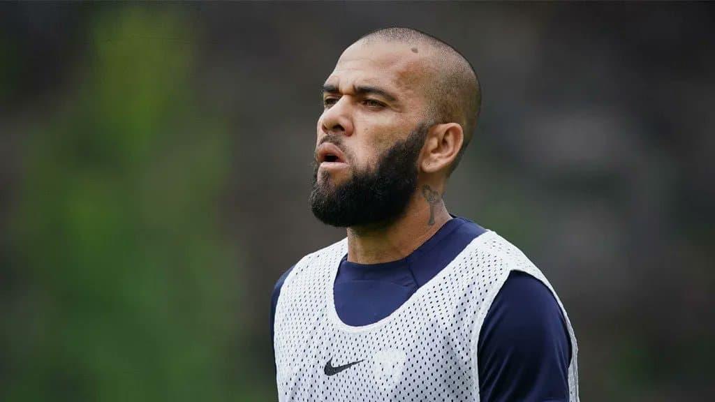 Mujer que habría sido abusada por Dani Alves vive con miedo