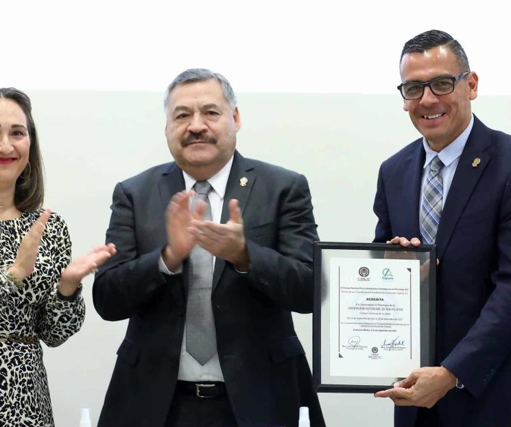 Licenciatura en psicología  recibe acreditación CNEIP