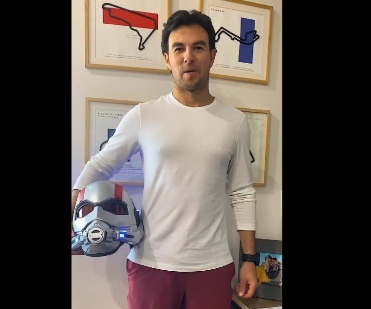 Presume Checo Pérez su casco de Avenger