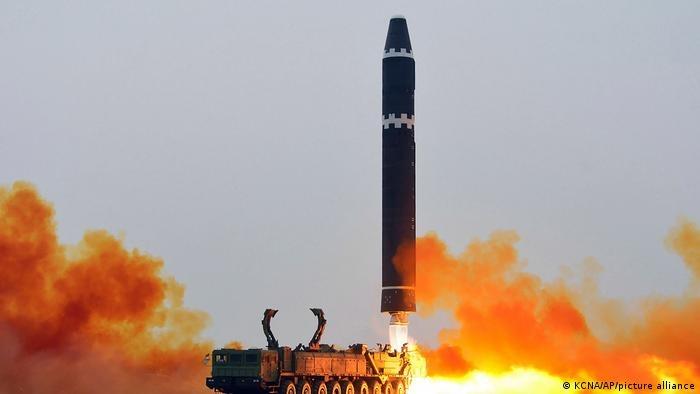 Lanza Norcorea misiles; Seúl prepara respuesta