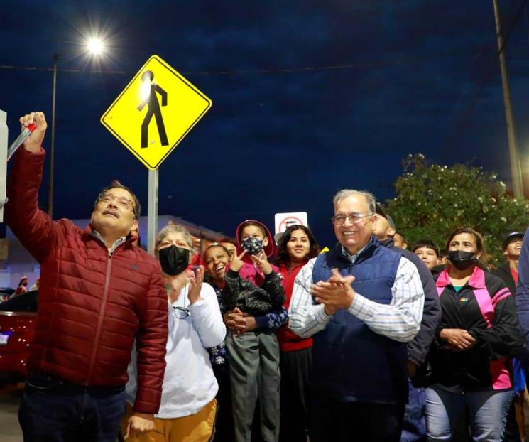 Modernizan luminarias de Alianza Real en Escobedo