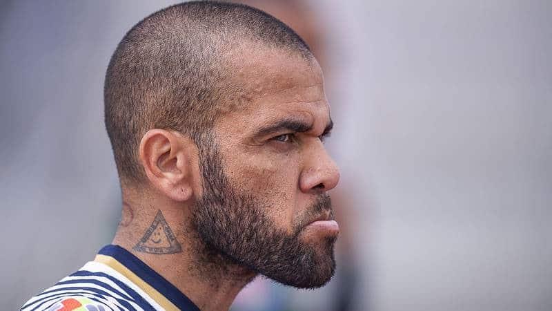 Le niegan libertad a Alves 