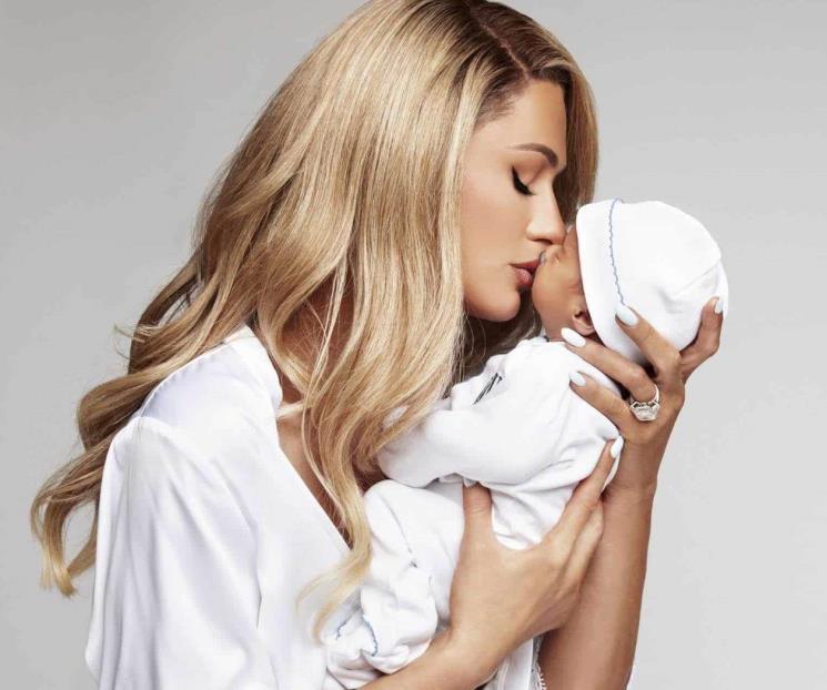 Paris Hilton presenta las primeras fotos de su bebé