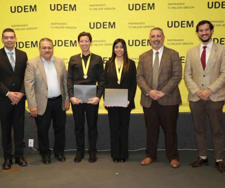 Premian a nuevos abogados con Medalla al Mérito Académico