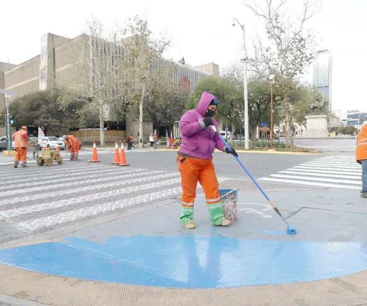 Recibe manita de gato el centro de Monterrey