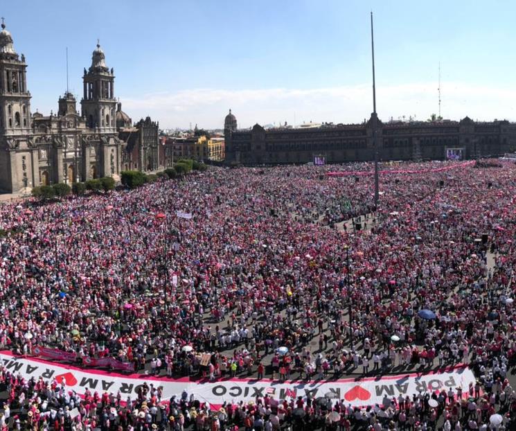 Inunda ola rosa calles y plazas en los estados