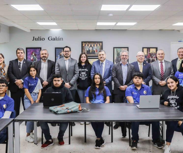 Presentan proyecto de aulas en la Unidad Académica Santiago