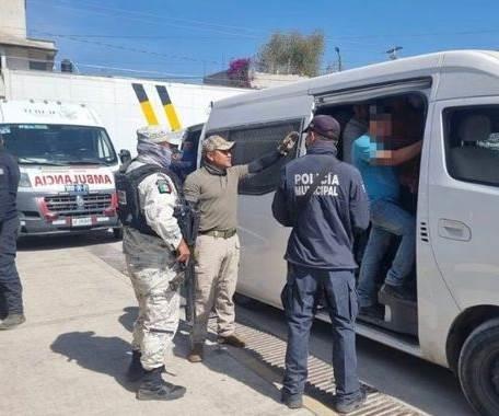 Rescatan a 136 migrantes en Puebla