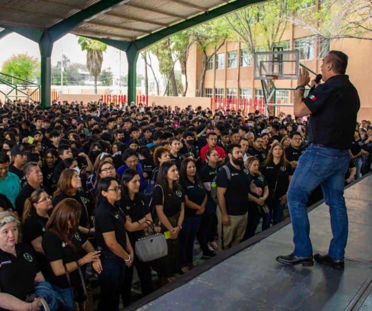 Brindan en Apodaca asesorías gratis a 3 mil 300 jóvenes