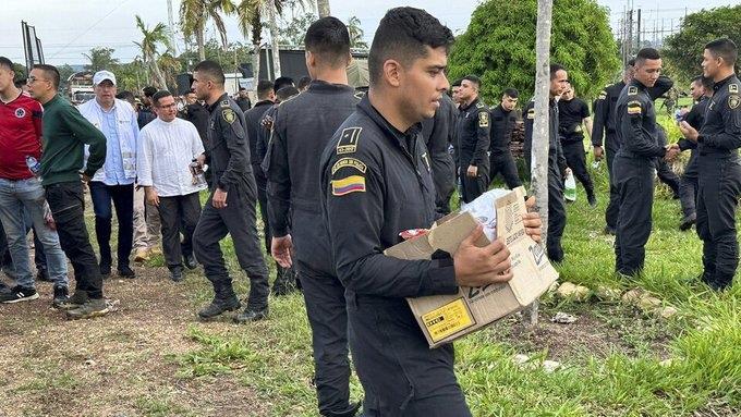 Liberan a  78 policías retenidos en Colombia