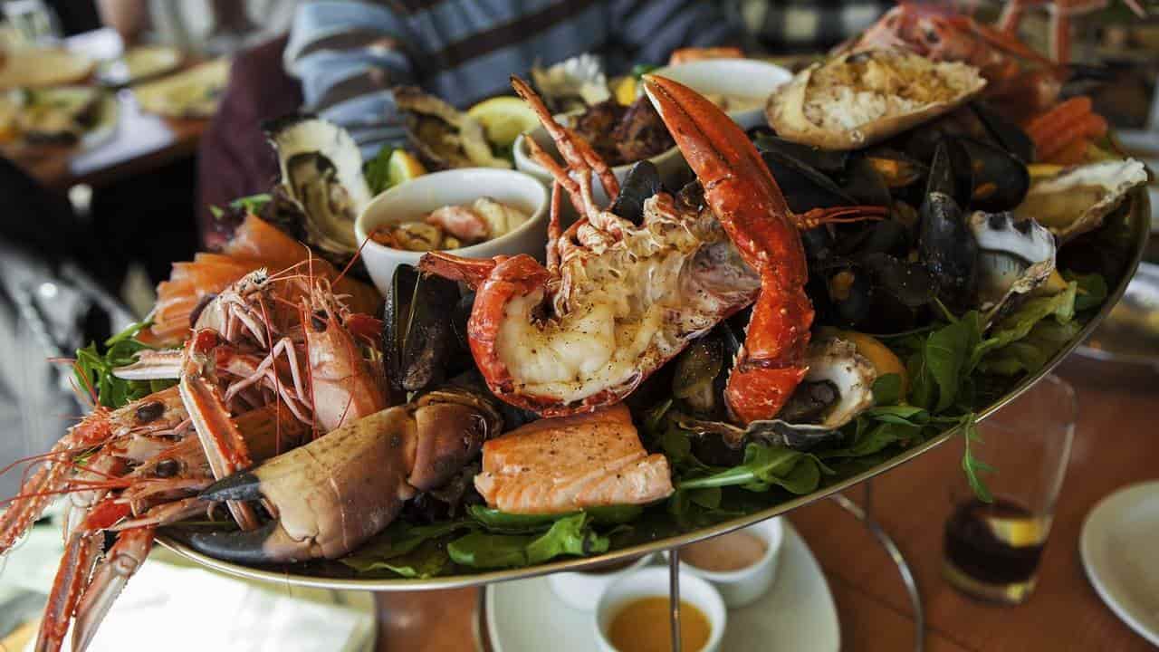 Consejos para evitar enfermedades al comer mariscos