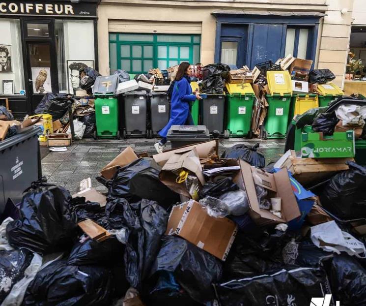 Se llena París de basura por huelga