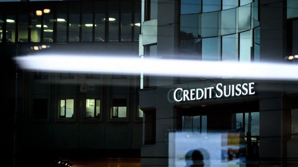 Cae ahora Credit Suisse y arrastra a las bolsas