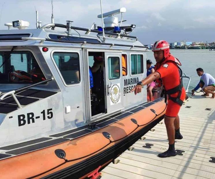 Se hunde embarcación en Yucatán; rescatan a 12 personas