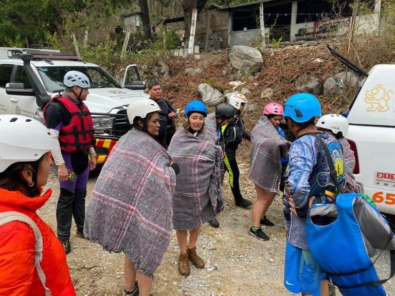 Rescatan a 20 excursionistas en Cañón de Matacanes