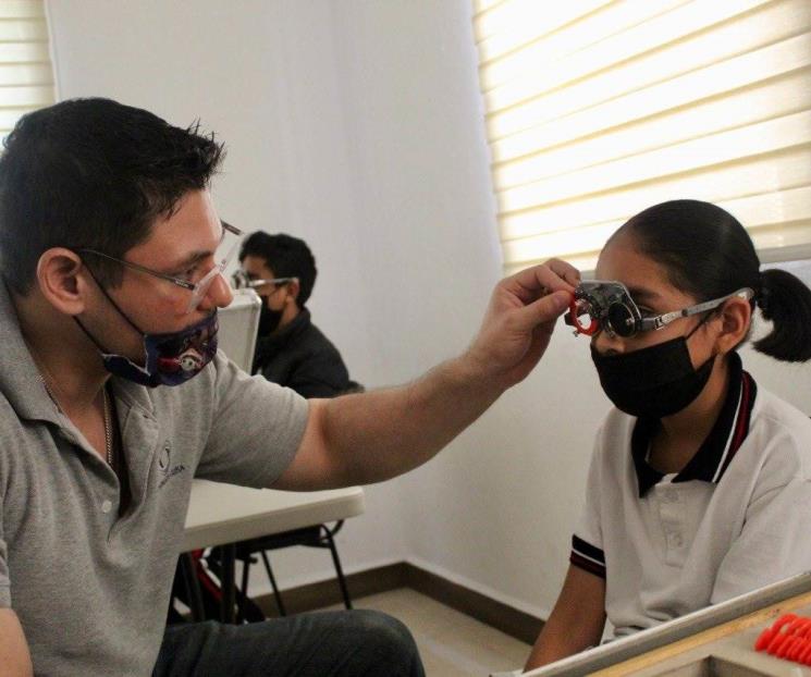 Brinda Monterrey consultas oftalmológicas a menores
