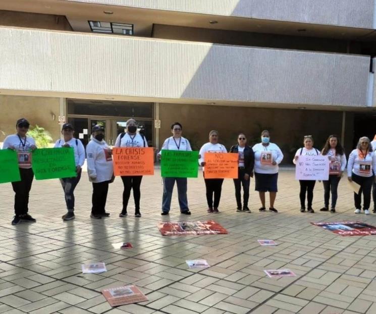 Madres rastreadoras de Sinaloa exigen salida de funcionario