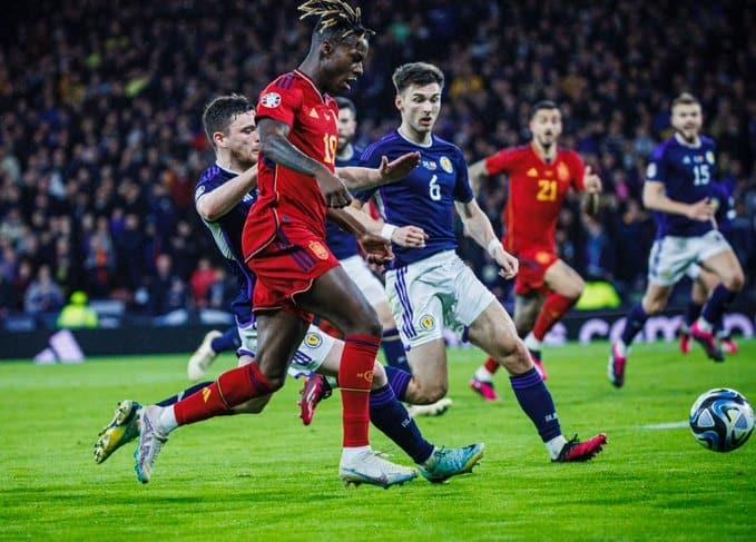 Derrota Escocia a España en clasificatoria de Euro