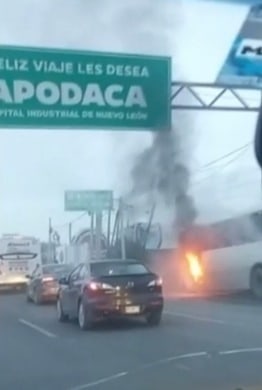 Un Ruta 51 se incendió en la Carretera a Laredo a la altura de la entrada a la Colonia Portal del Norte