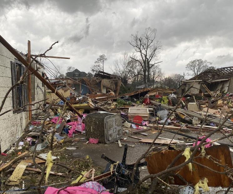 Dejan fuertes tornados  tres muertos en Arkansas
