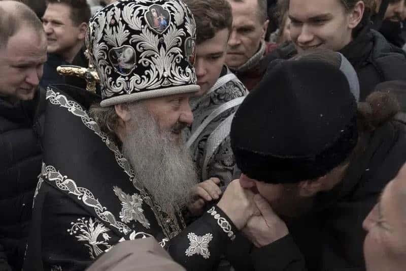 Arrestan en Ucrania a líder ortodoxo