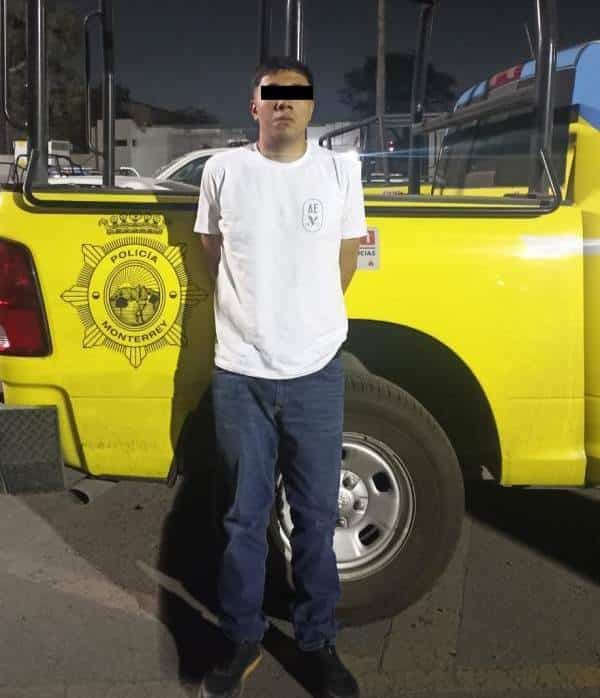 Un joven que vendía droga a los asistentes del Festival PalNorte, fue detenido por la posesión de 24 cigarrillos de mariguana, frente al Parque Fundidora