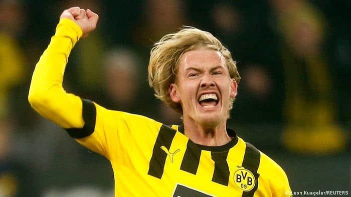 Dortmund insiste en renovar a Julian Brandt