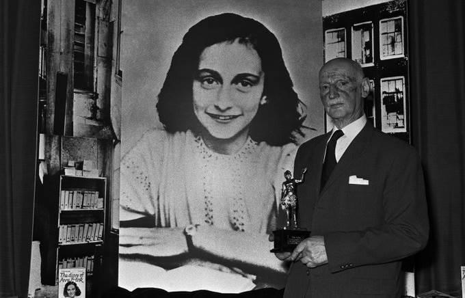 Escuela de Florida retira libro ilustrado de Ana Frank