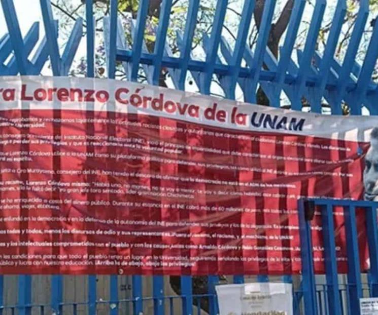 Colocan mantas en la UNAM contra Lorenzo Córdova