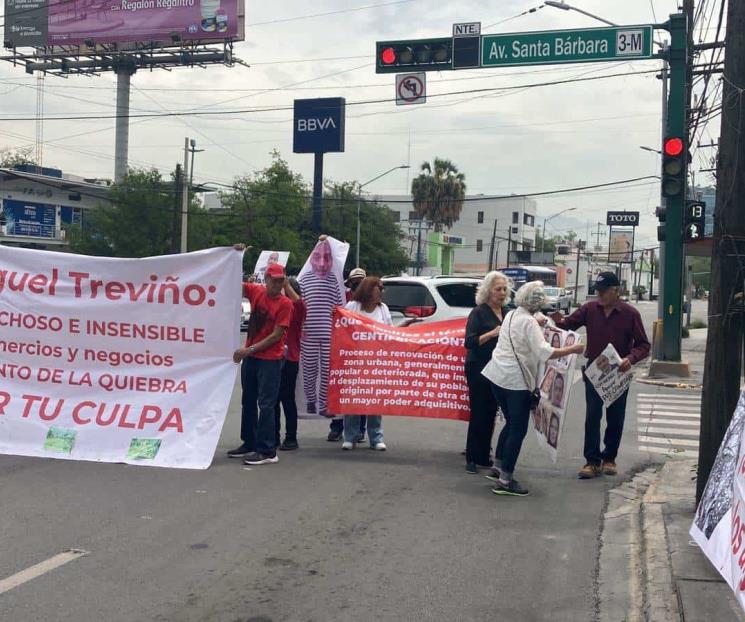 Protestan vecinos de San Pedro por obras 