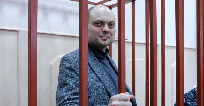 Condenan a crítico del Kremlin a 25 años de cárcel