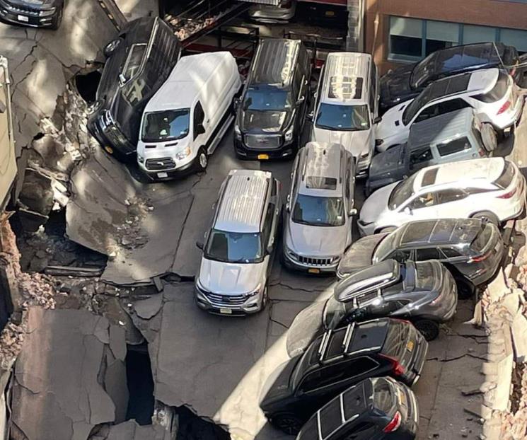 Colapsa estacionamiento en Nueva York; hay varios heridos
