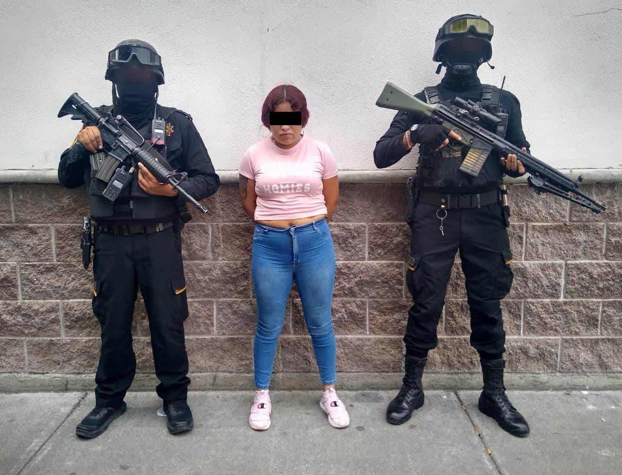 Una mujer que ya era buscada por ser quien presuntamente lideraba un grupo de la delincuencia organizada en al menos dos municipios de Nuevo León, fue detenida por policías de Fuerza Civil, ayer en Ciudad Guadalupe