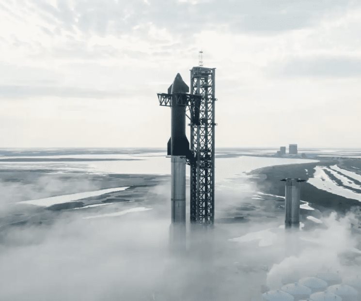 La Starship de SpaceX despega con éxito, pero explota