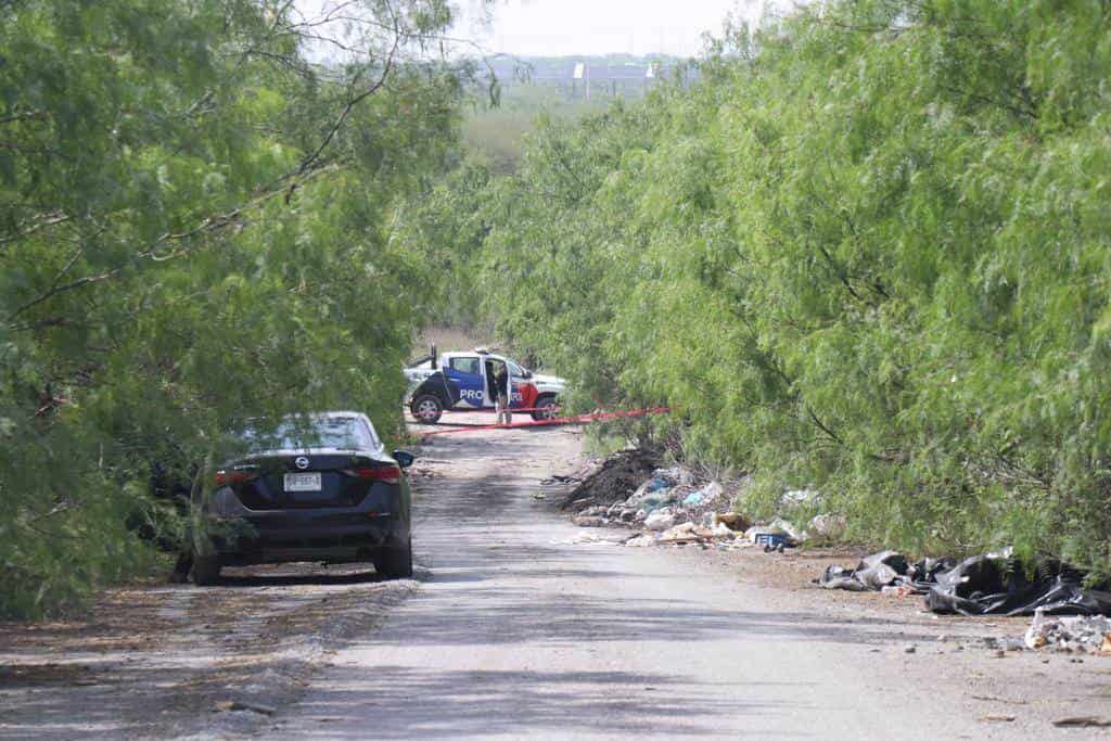 El cadáver de una persona calcinada fue encontrado ayer en una brecha del municipio de Escobedo, cerca de la Carretera a Colombia