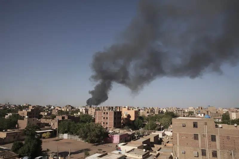 Evacúan a estadounidenses civiles por conflicto en Sudán