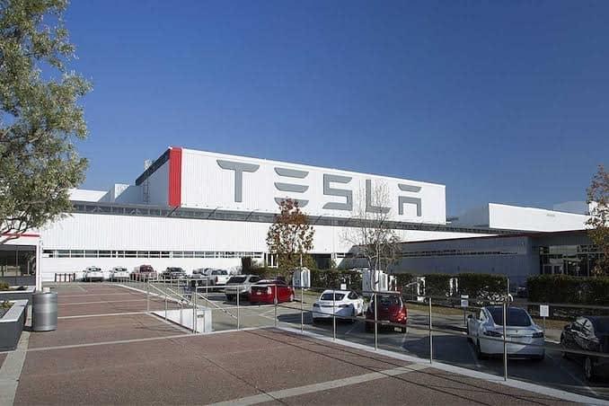 Visitará gobernador gigafactory de Tesla en California