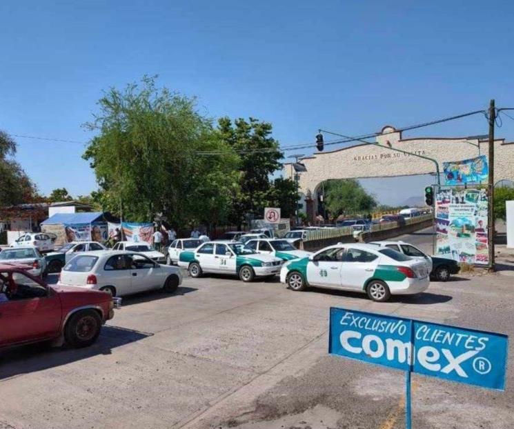 Seis alcaldes de Tierra Caliente bloquean carretera