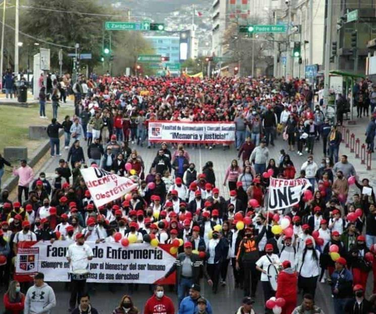 Anuncia Monterrey cierres por marchas