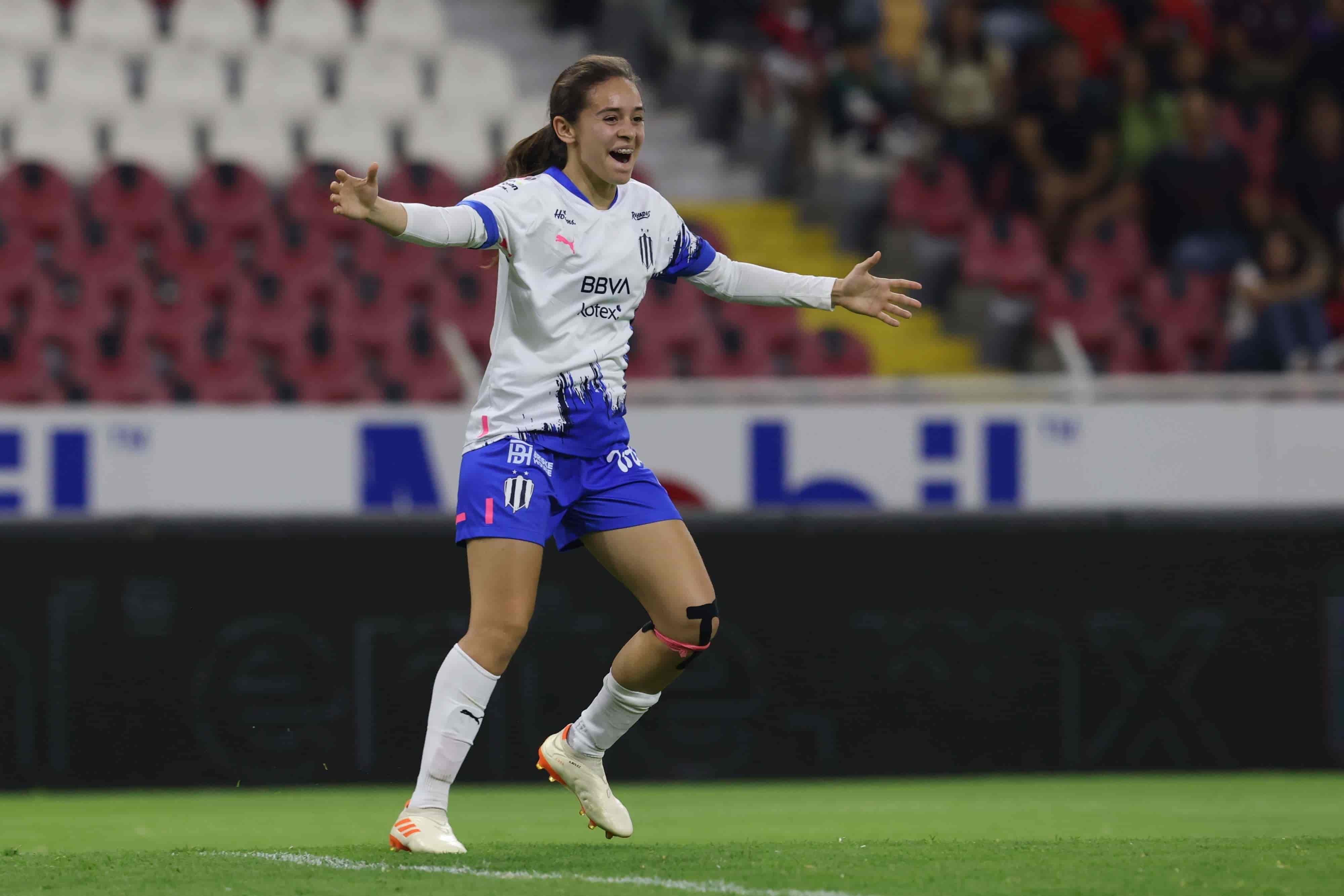 Aylin Aviléz hace gol.