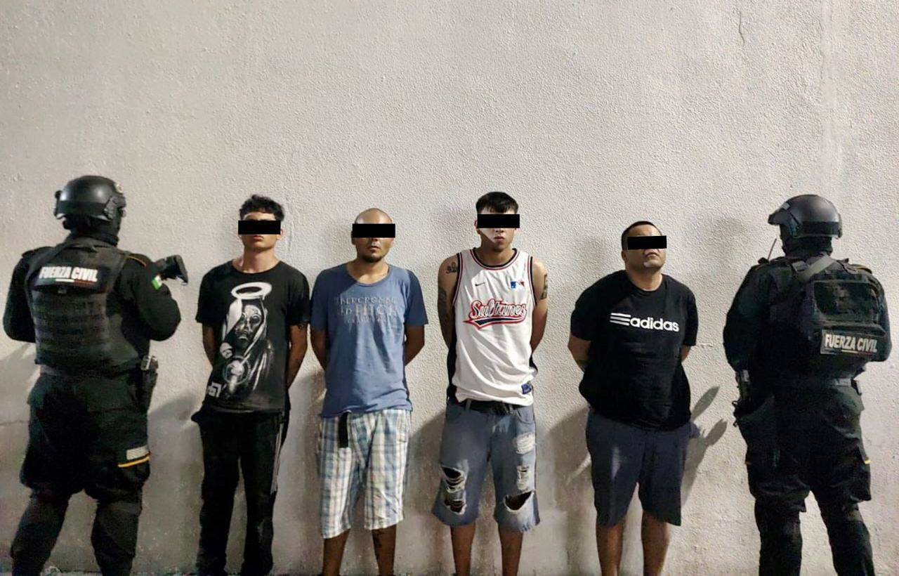 Un grupo de cinco hombres, entre ellos un menor de edad, presuntos integrantes de un grupo criminal generador de violencia, fueron arrestados por elementos de Fuerza Civil, en el municipio de Santa Catarina