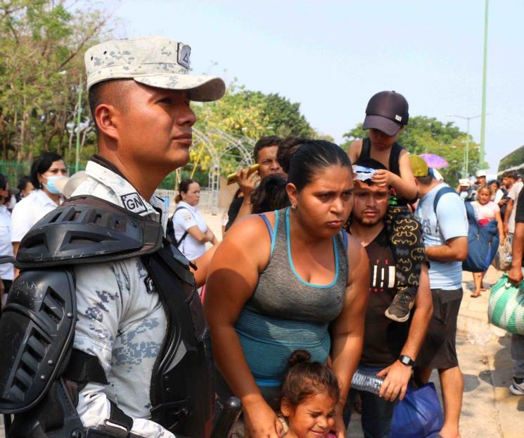 Niegan a migrantes permiso para viajar por México
