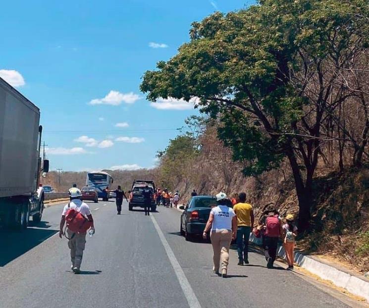Rescatan a 22 migrantes que viajaban hacinados en Chiapas