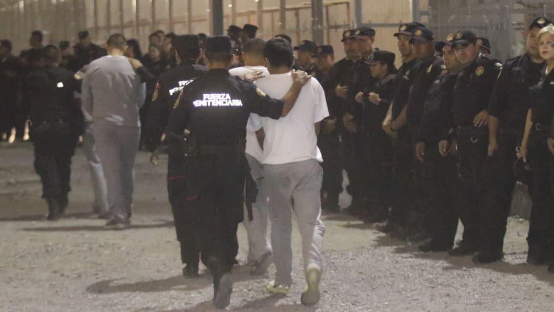 Movilizan a 20 reos en el Penal de Apodaca