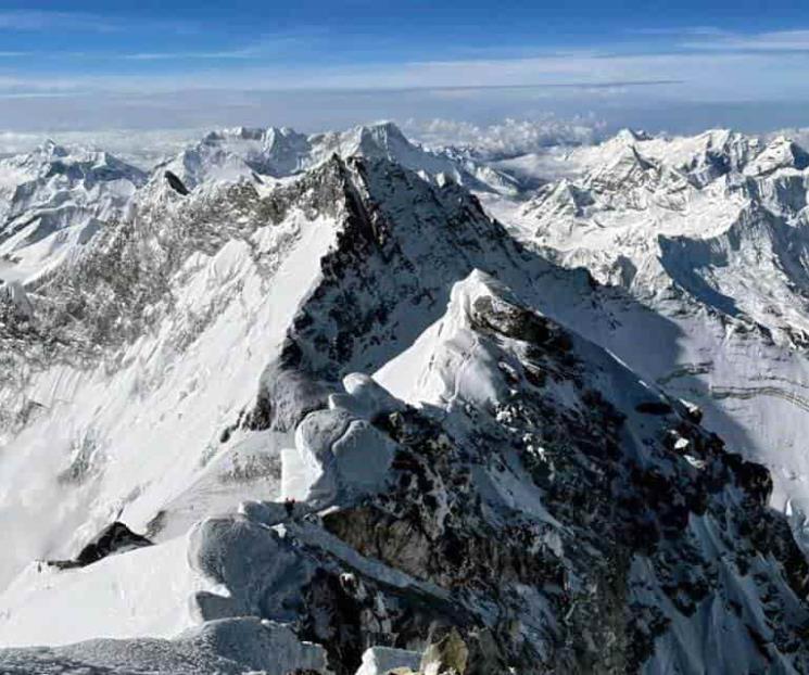 Mueren montañista y guía al querer subir al Everest
