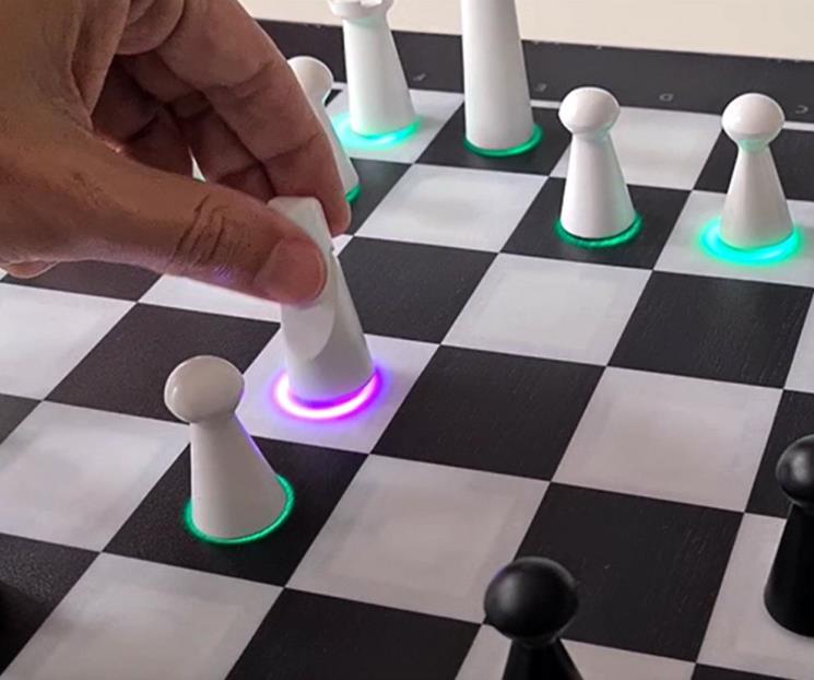 Crean tablero de ajedrez inteligente